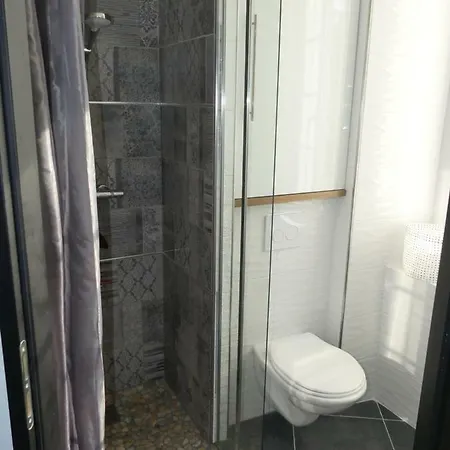 Agreable A Les Bains Apartment